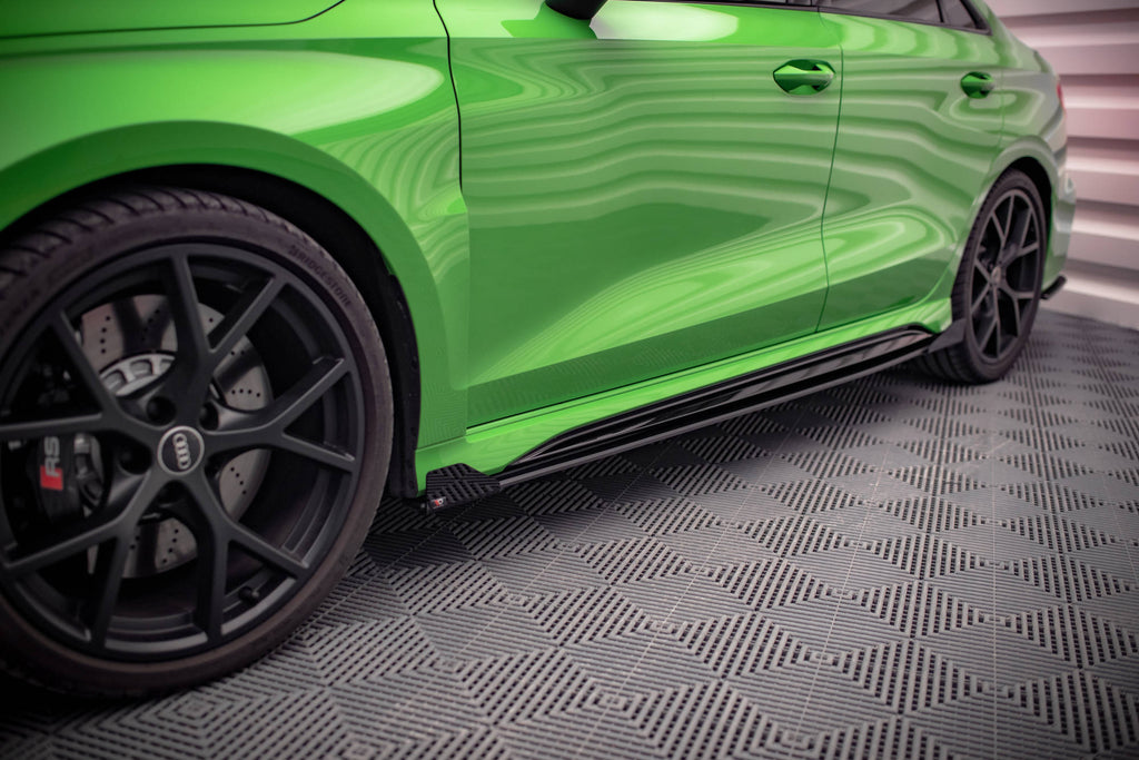 Street Pro -puolipuskurit + diffusorit + leikkaukset Audi RS3 Sedan 8y
