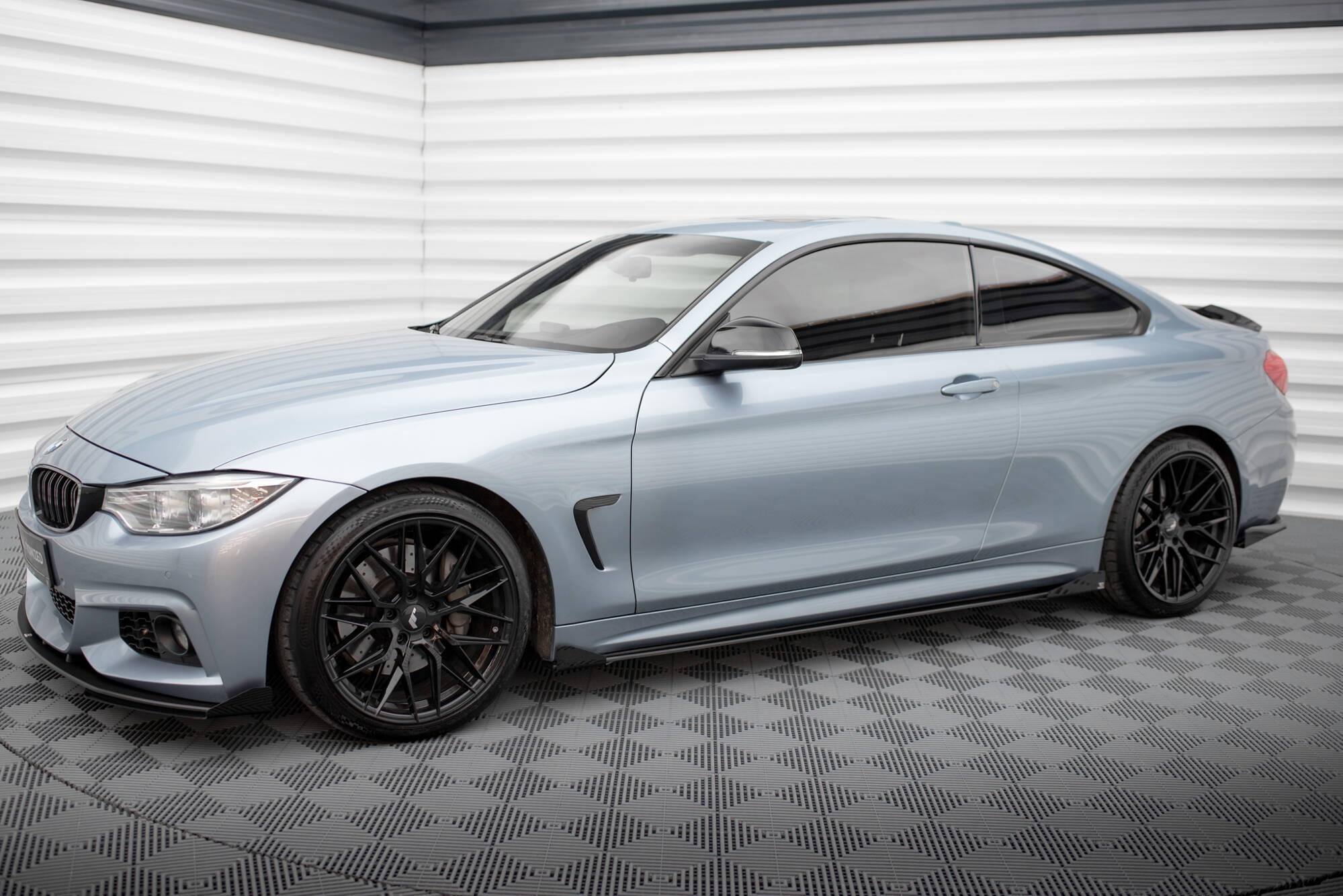 Street Pro Side nederdele diffusorer + flapper BMW 4 Coupe / Gran Coupe / Cabrio M-Pack F32 / F36 / F33