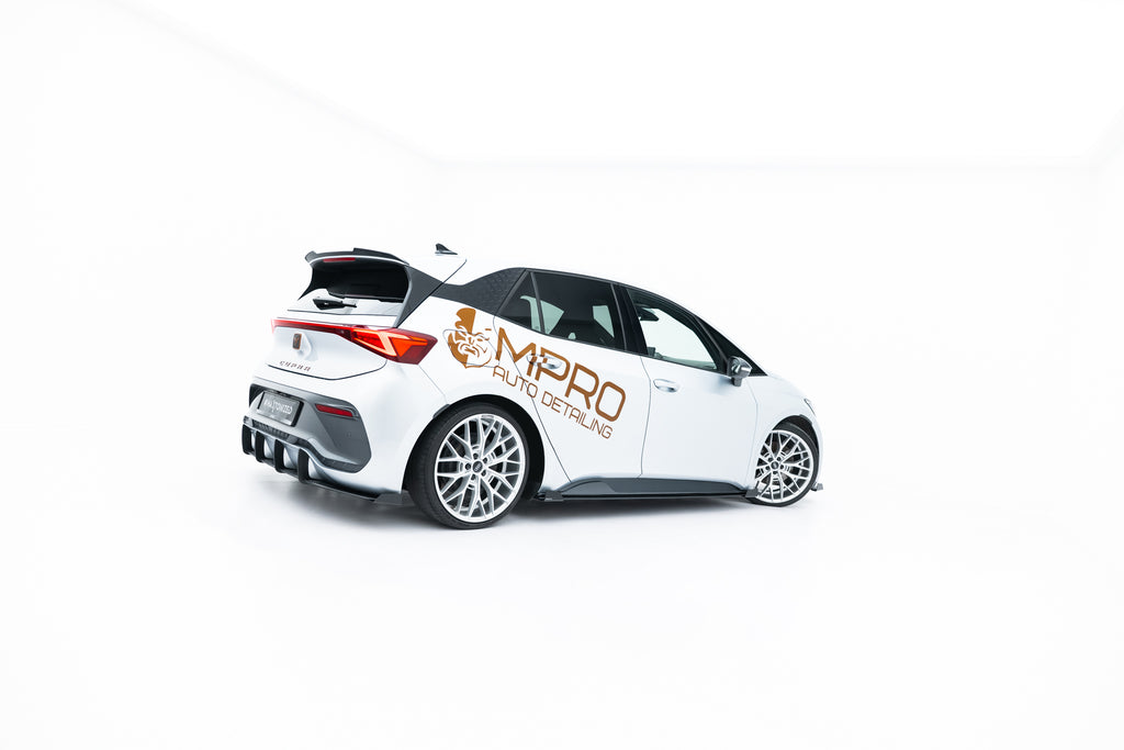 Street Pro sivuhelmat diffuusorit ja läpät Cupra Born mk1:lle