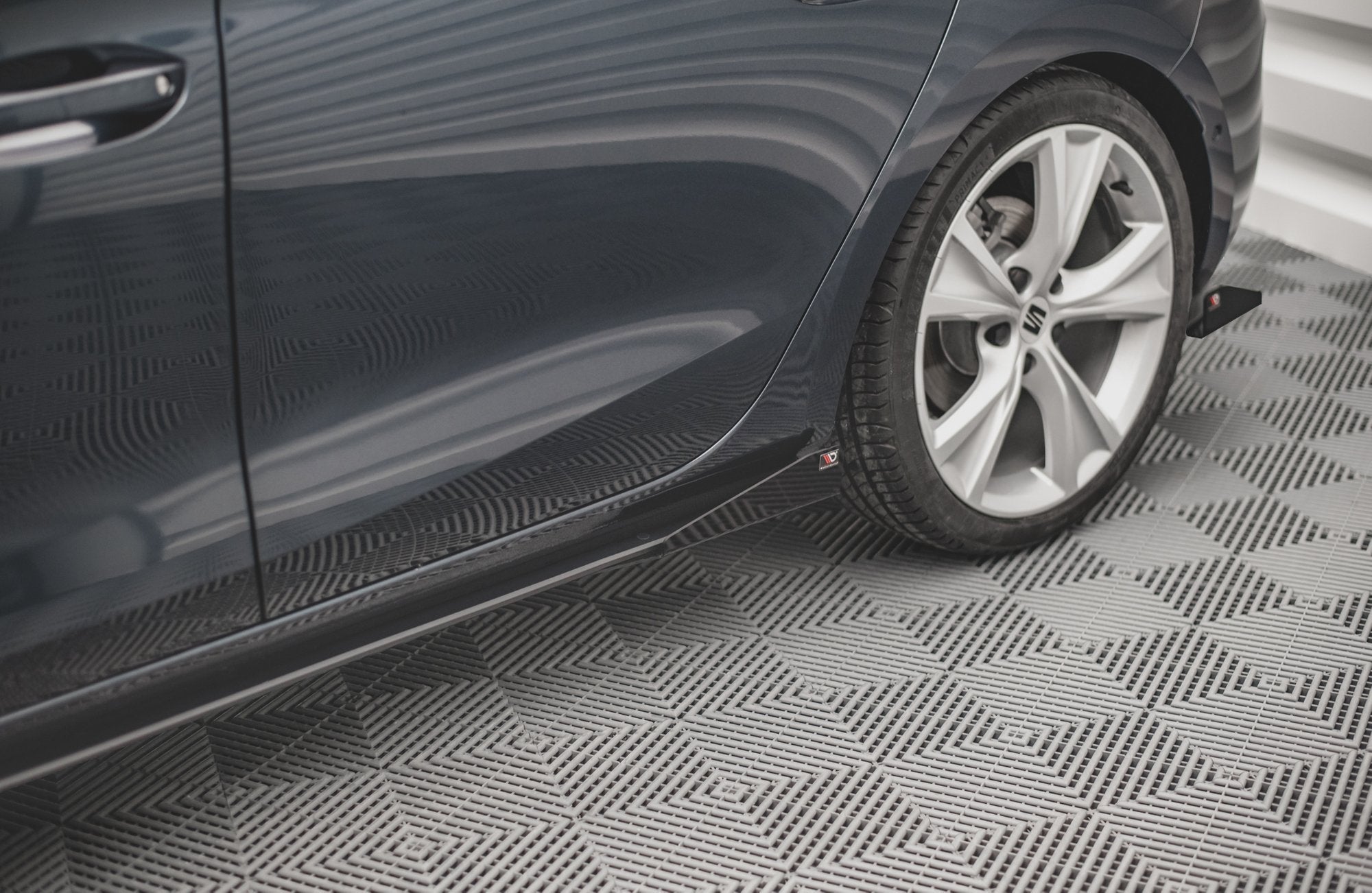 Street pro sideskjørt diffusorer + klaff sete leon for mk4