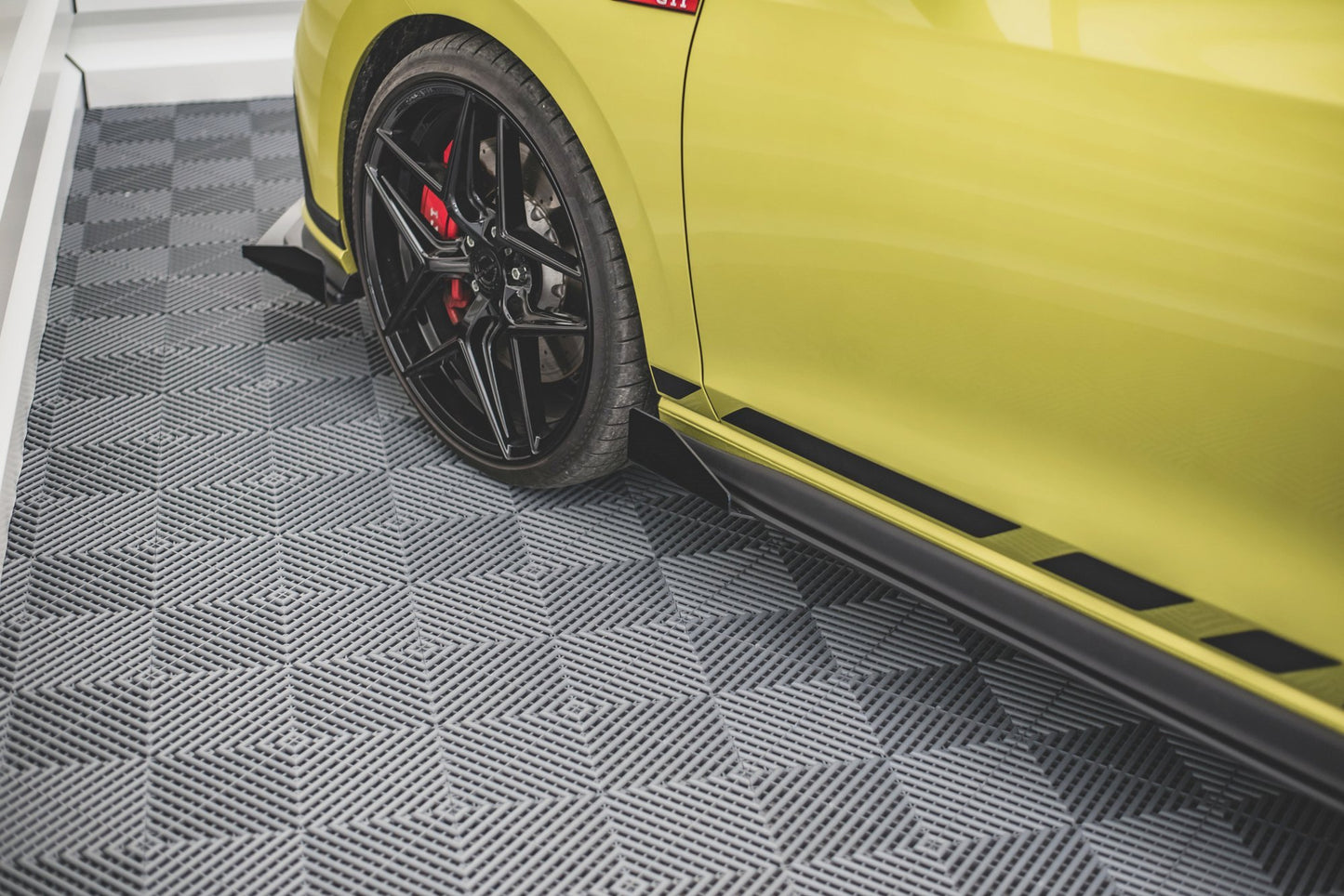 Street Pro Side -hameet Diffusers + Flaps Volkswagen Golf GTI / GTE / GTI Clubsport / R-Line MK8