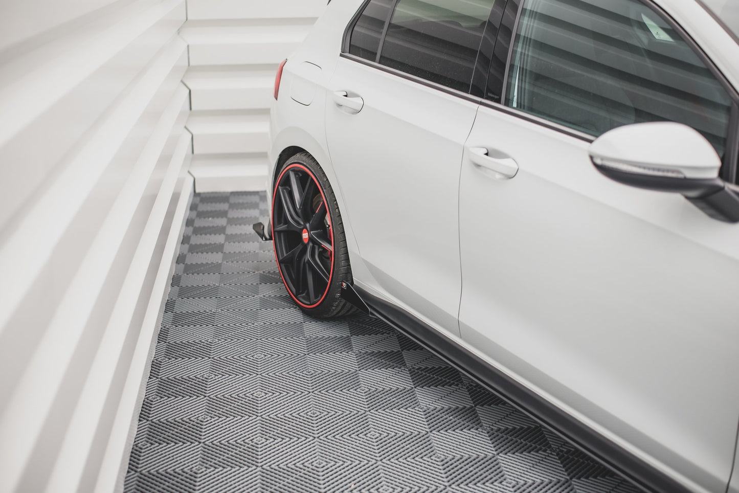Street Pro Side -hameet Diffusers + Flaps Volkswagen Golf GTI / GTE / GTI Clubsport / R-Line MK8