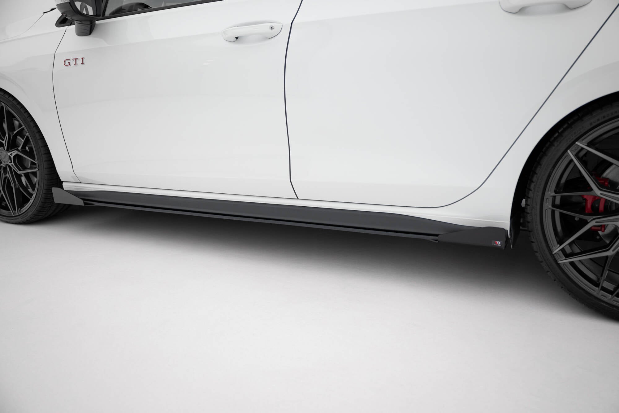 Street Pro Side -hameet Diffusers + Flaps Volkswagen Golf GTI / GTE / GTI Clubsport / R-Line MK8