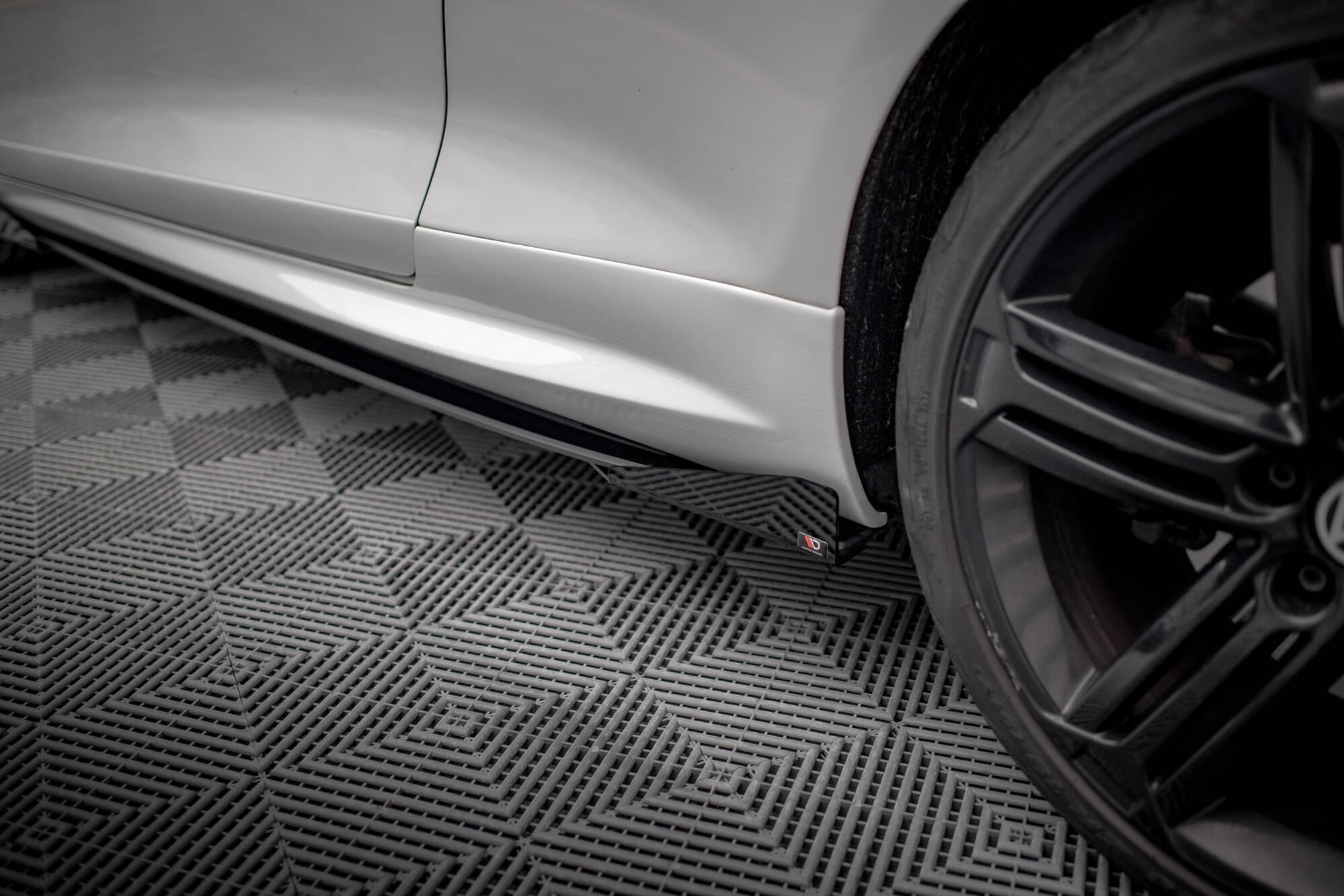 Street pro side skirts diffusers + flaps volkswagen scirocco r mk3 / mk3 facelift