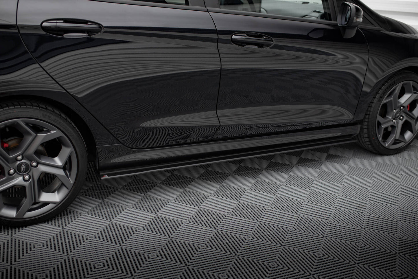 Street pro side skirts diffusers ford fiesta  st / st-line mk8