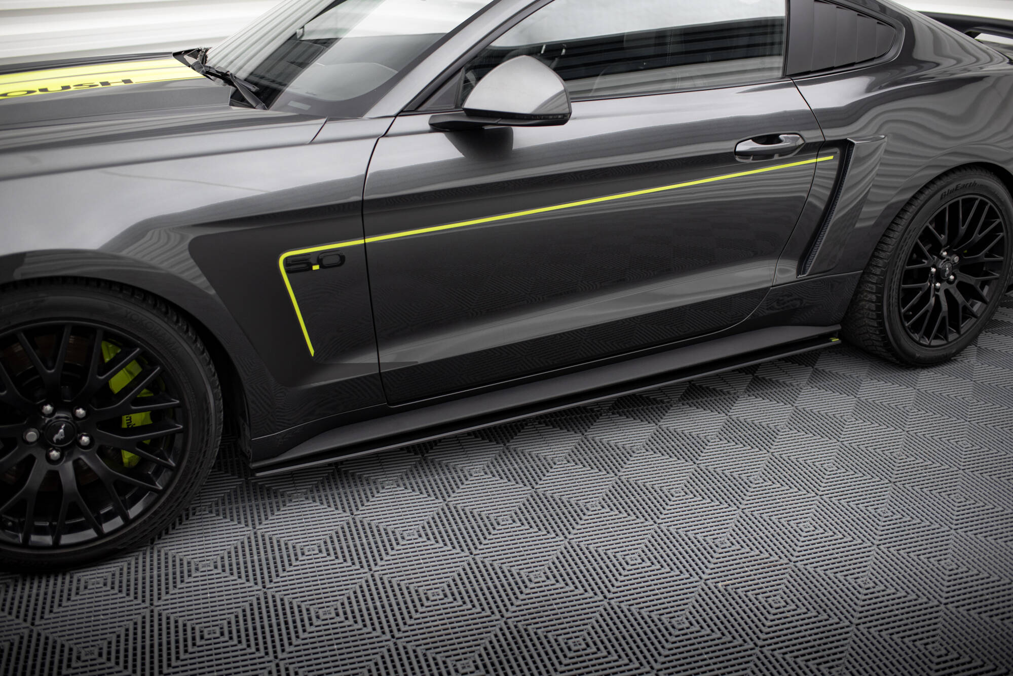 Street Pro -sivuhelmat diffuusorit Ford Mustang GT mk6:een