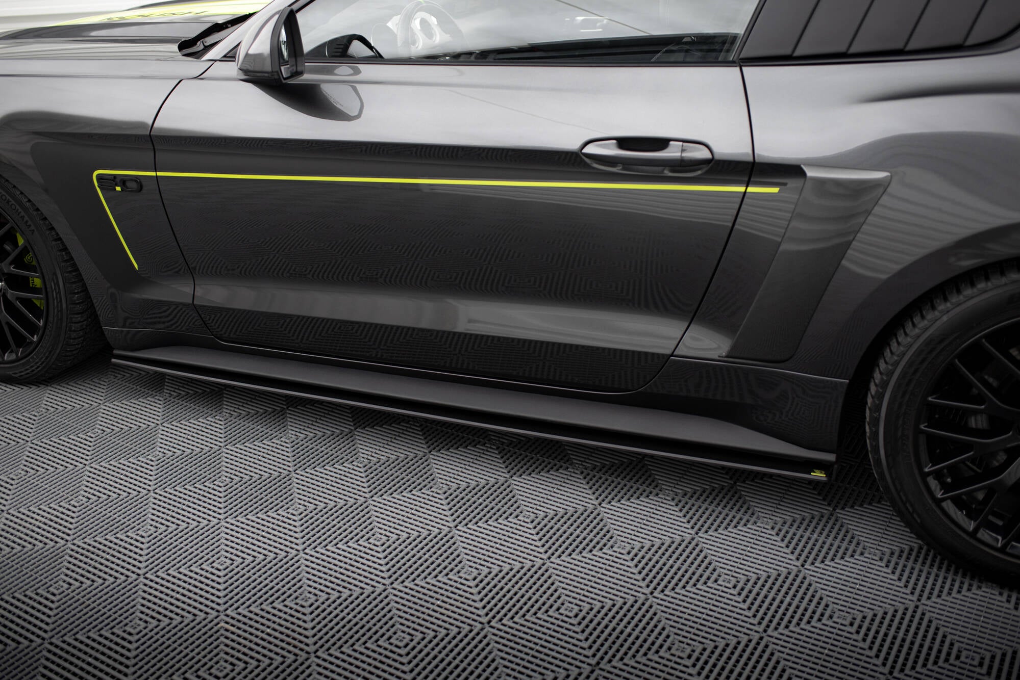 Street Pro -sivuhelmat diffuusorit Ford Mustang GT mk6:een