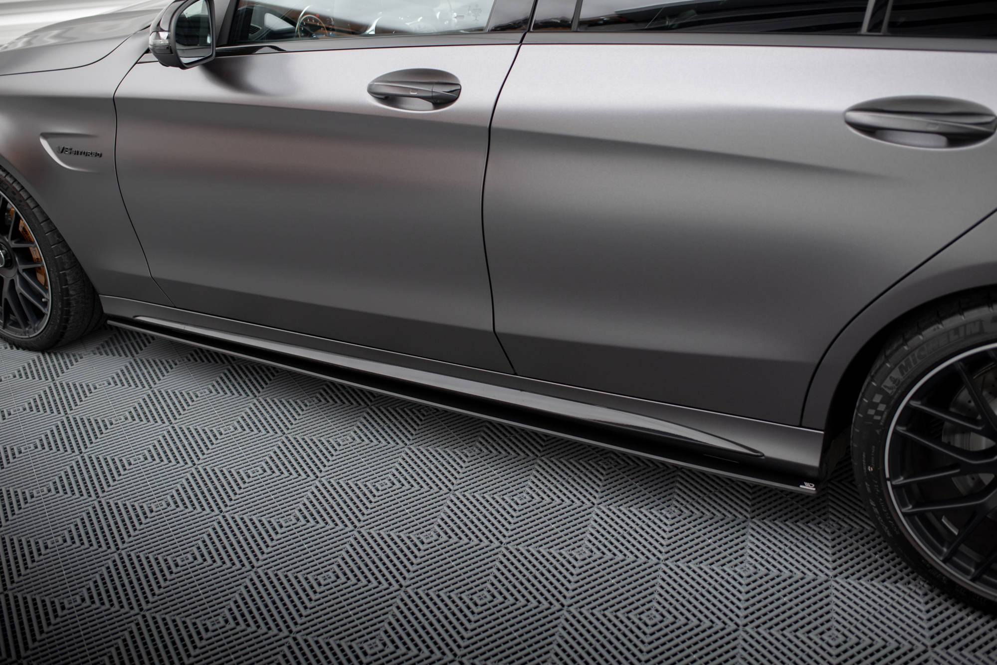 Street pro side skirts diffusers mercedes-amg c63 sedan / estate w205 facelift