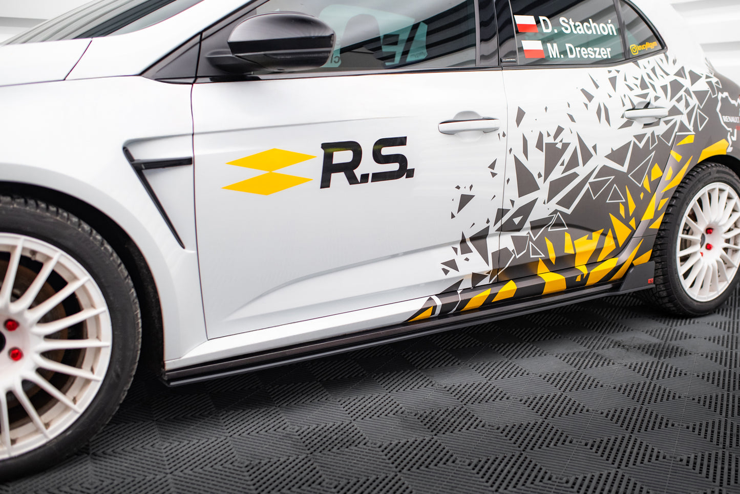 Street pro side skirts diffusers renault megane rs mk4