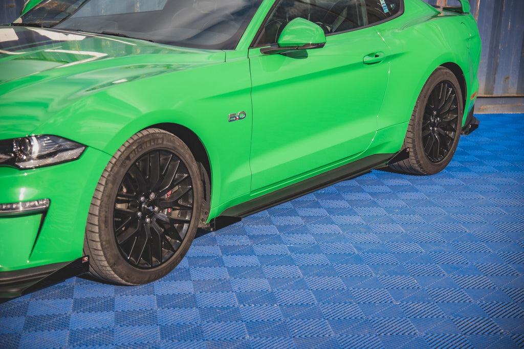 Street Pro Side -hameet Diffusers V.1 + Flaps Ford Mustang GT MK6 kasvojenkorotus