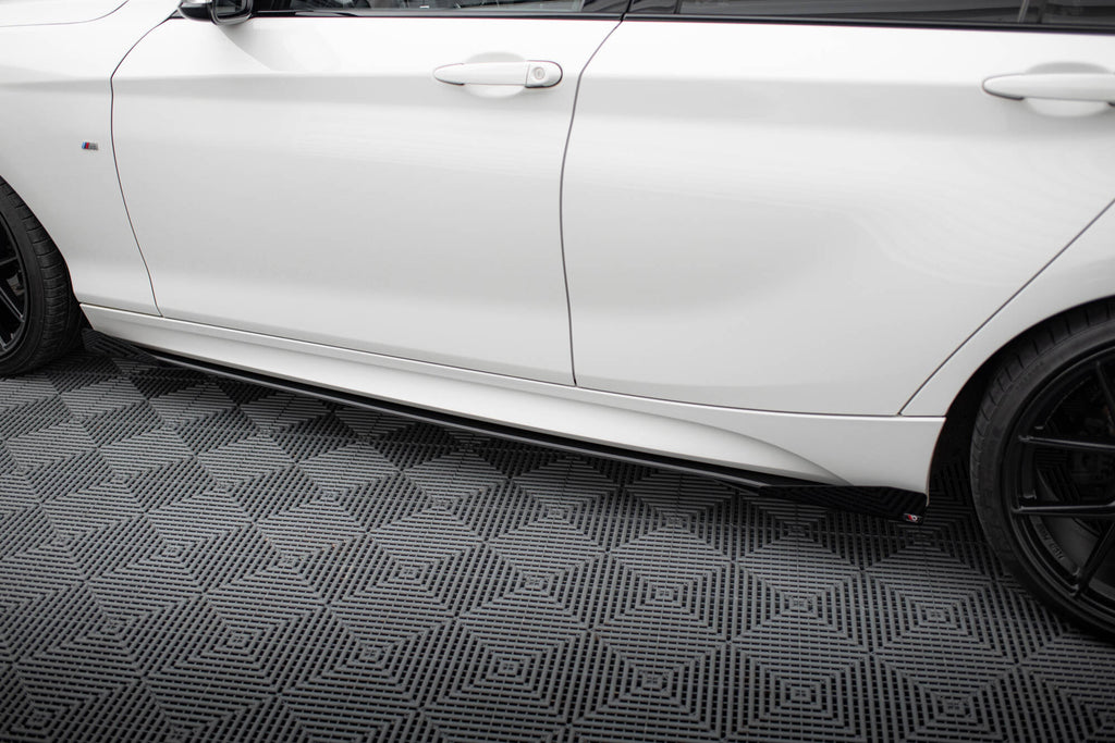 Street Pro Side nederdele diffusorer v.2 + klapper til BMW 1 F20 M135i / M140i / m-pack