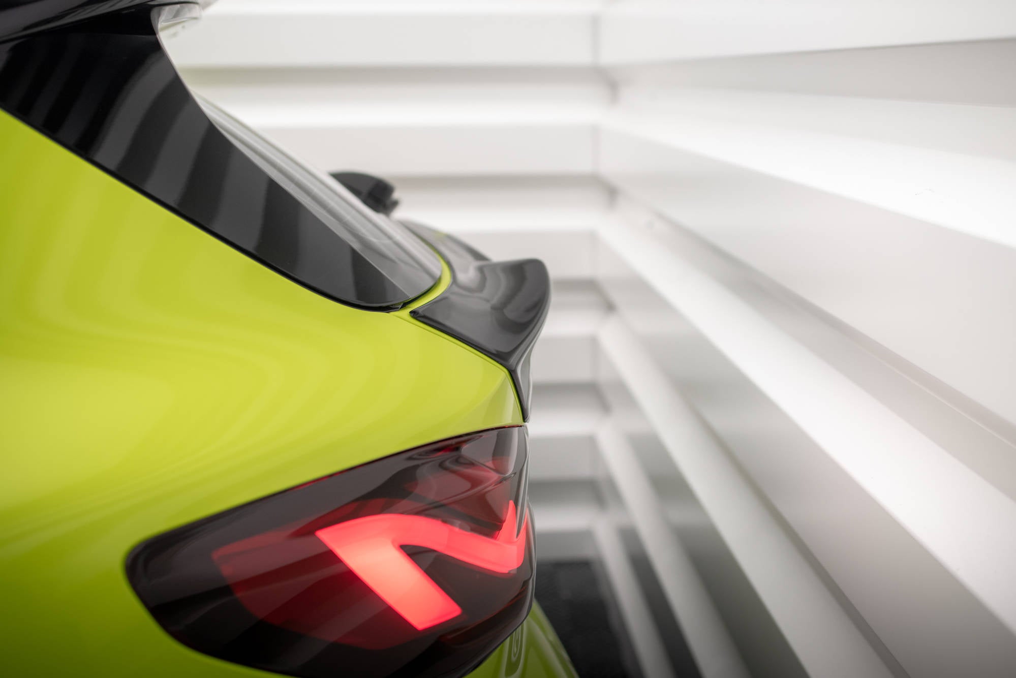 The extension of the rear window bmw 1 f40 m-pack / m135i