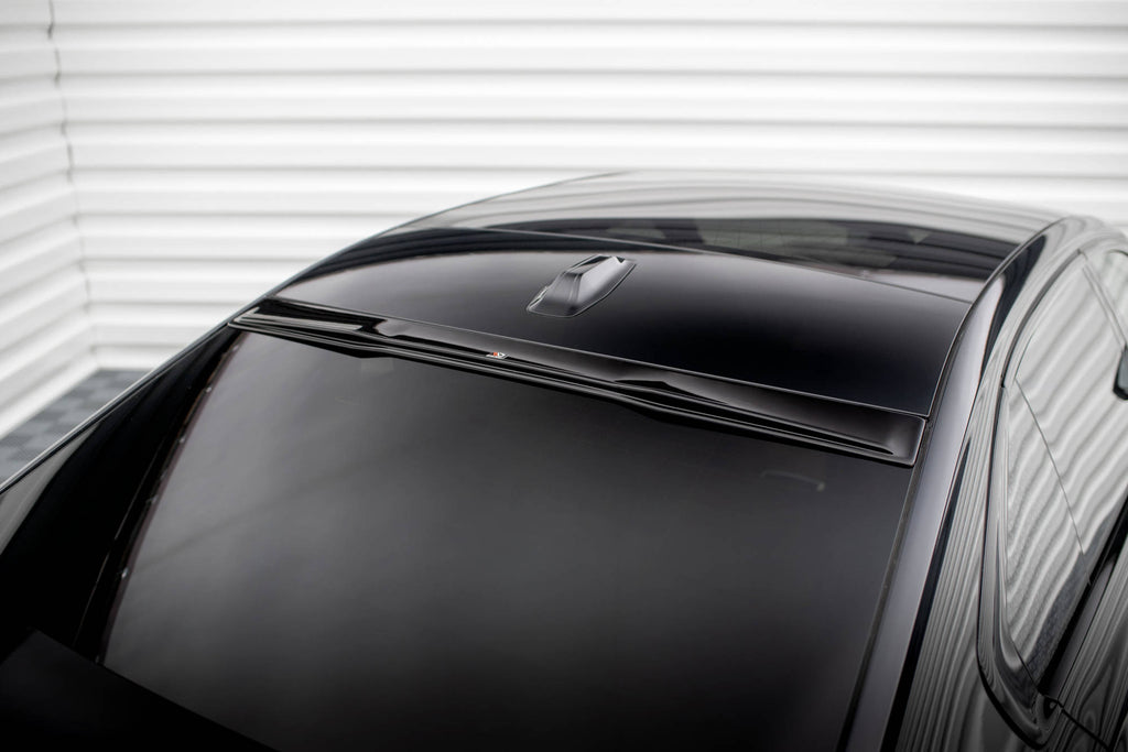 The extension of the rear window bmw 7 m-pack / m760e / i7 m-pack / 7 standard g70