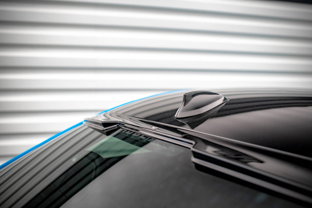 The extension of the rear window bmw m2 f87
