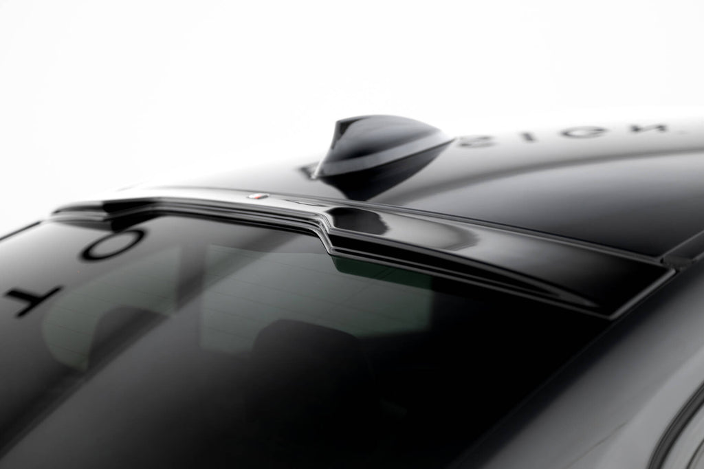 The extension of the rear window bmw m550i / 5 m-pack sedan g30