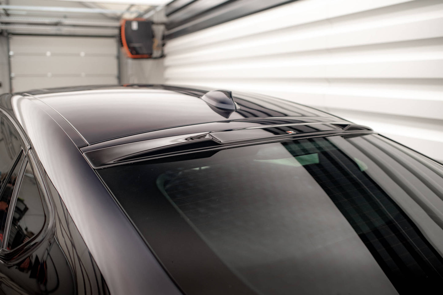 The Extension of the Rear Window BMW X6 F16 M-Pack / X6 M F86