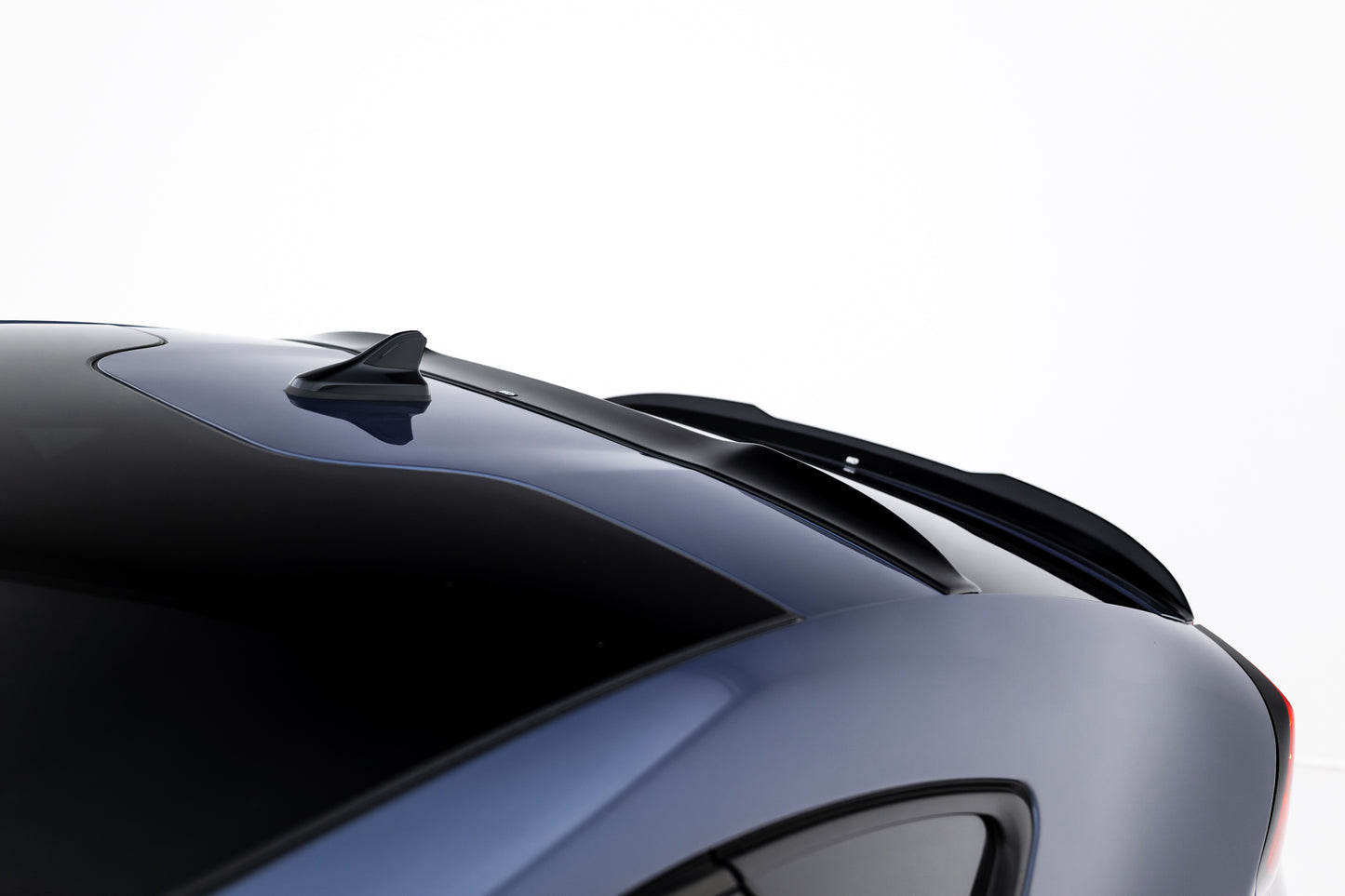 The extension of the rear window cupra tavascan mk1