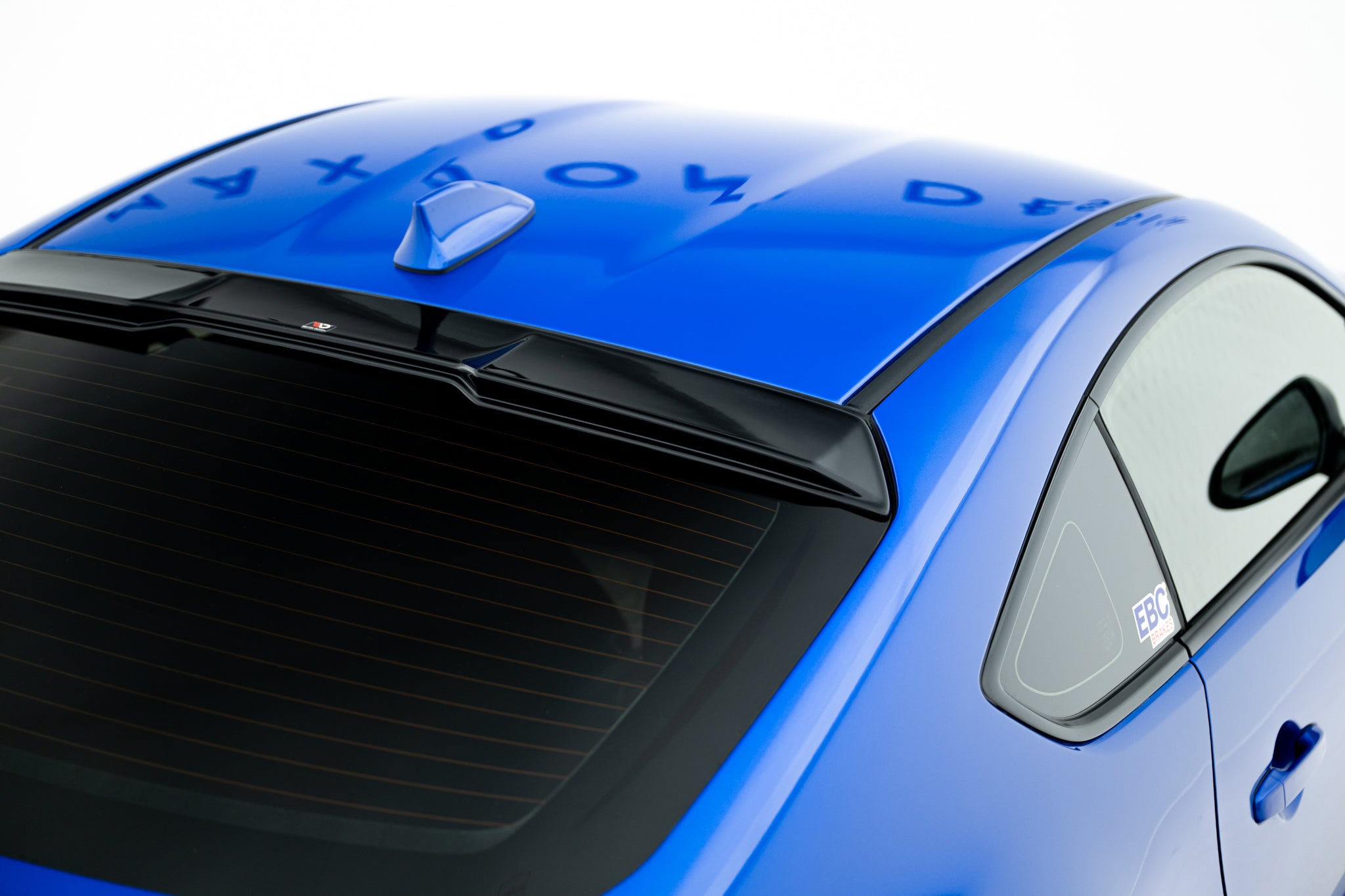Takaikkunan Subaru Brz Mk2 laajennus