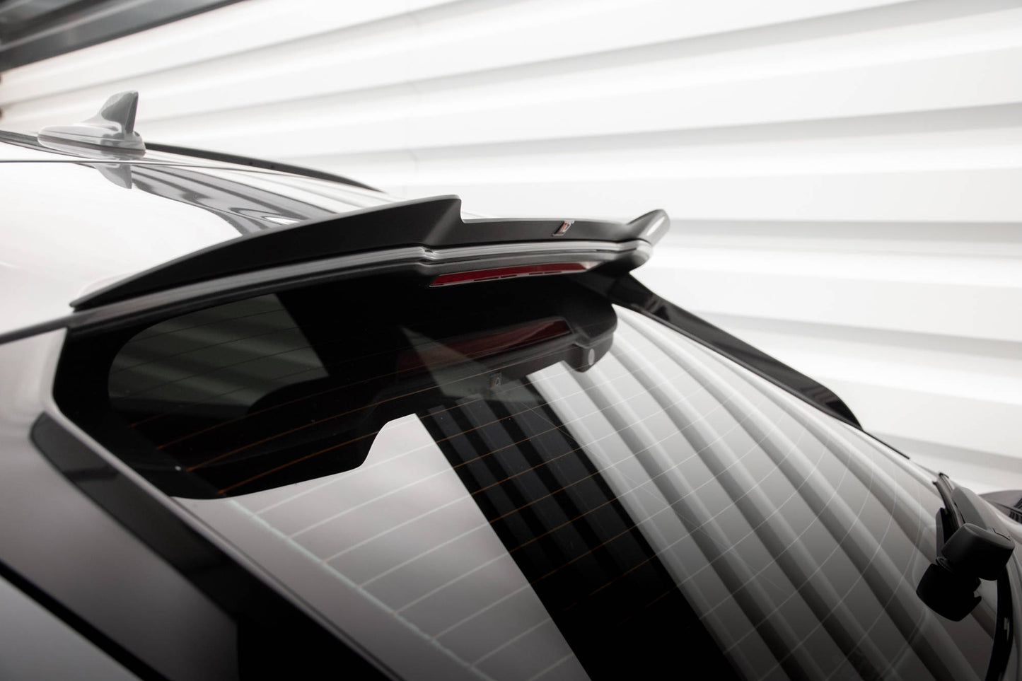 Upper spoiler cap audi sq5 / q5 s-line sportback mk2 facelift
