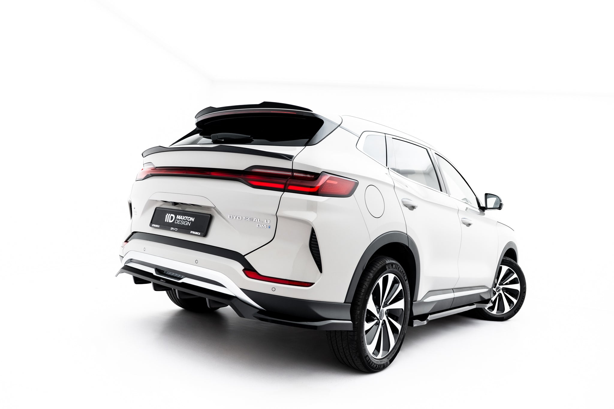 Yläspoilerin kansi byd sinetti u mk1