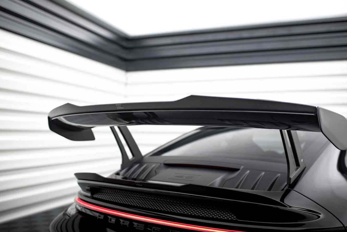 Upper spoiler cap porsche 911 992 gt3