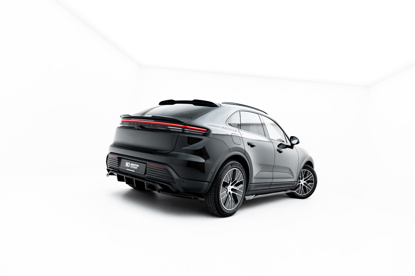 Upper spoiler cap porsche macan ev mk1