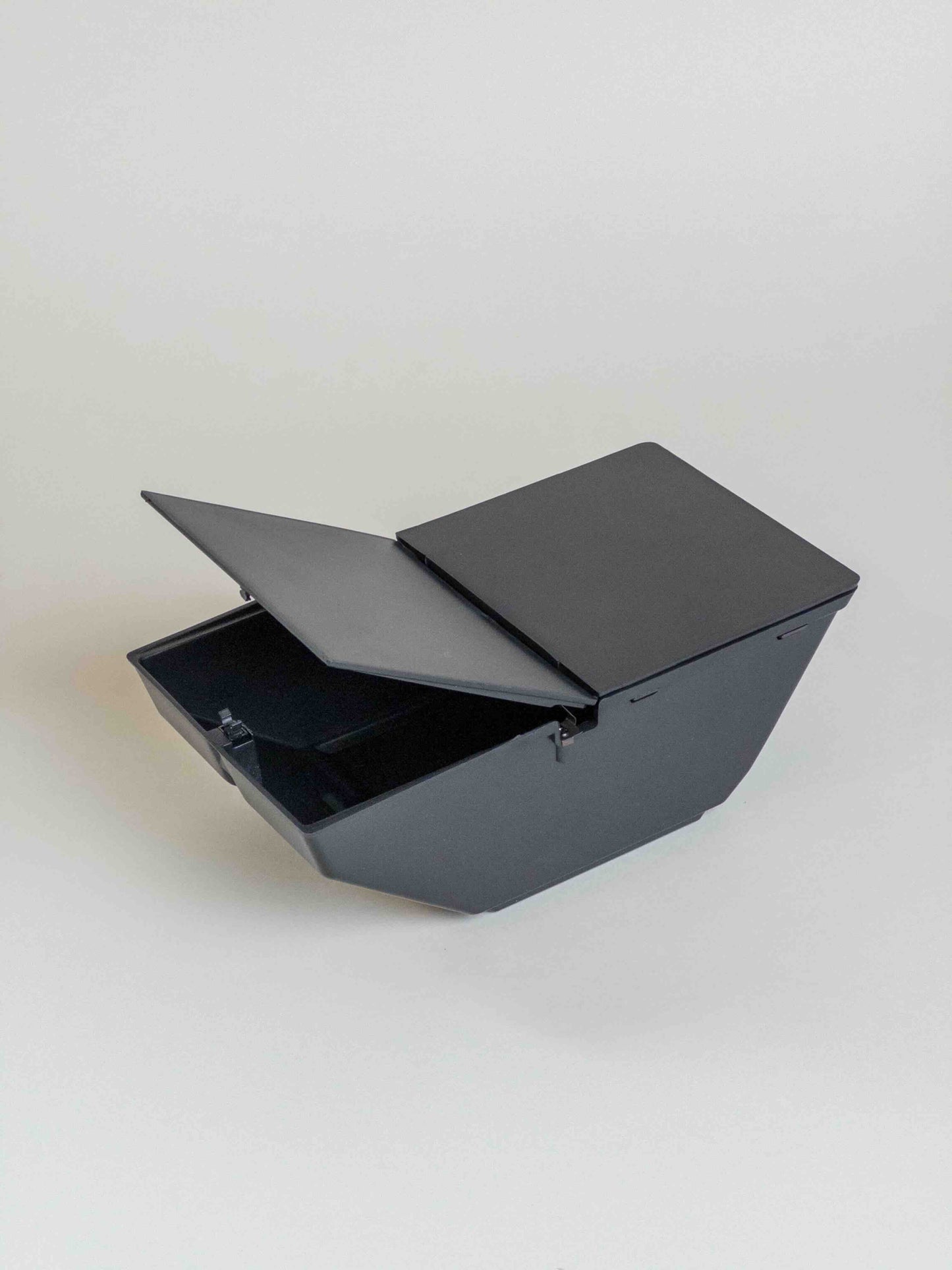 Model 3 & Y piilotettu säilytyslaatikko