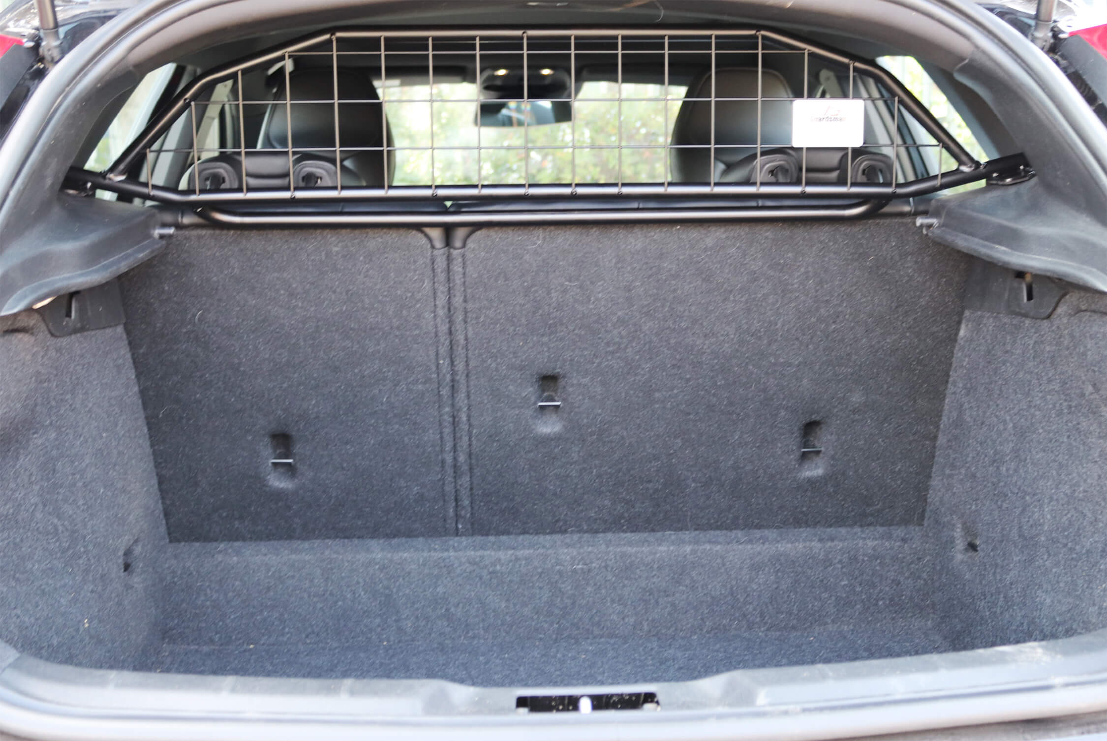 Load Guard / Load Grid with optional Load Divider Volvo V40