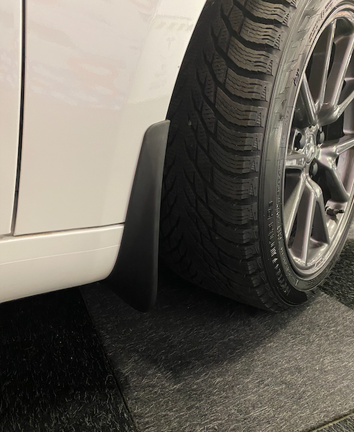 Tesla clips för stänkskydd (hjulhus)