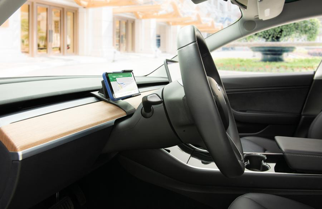 Mobilhållare Brodit Tesla Model 3 & Y