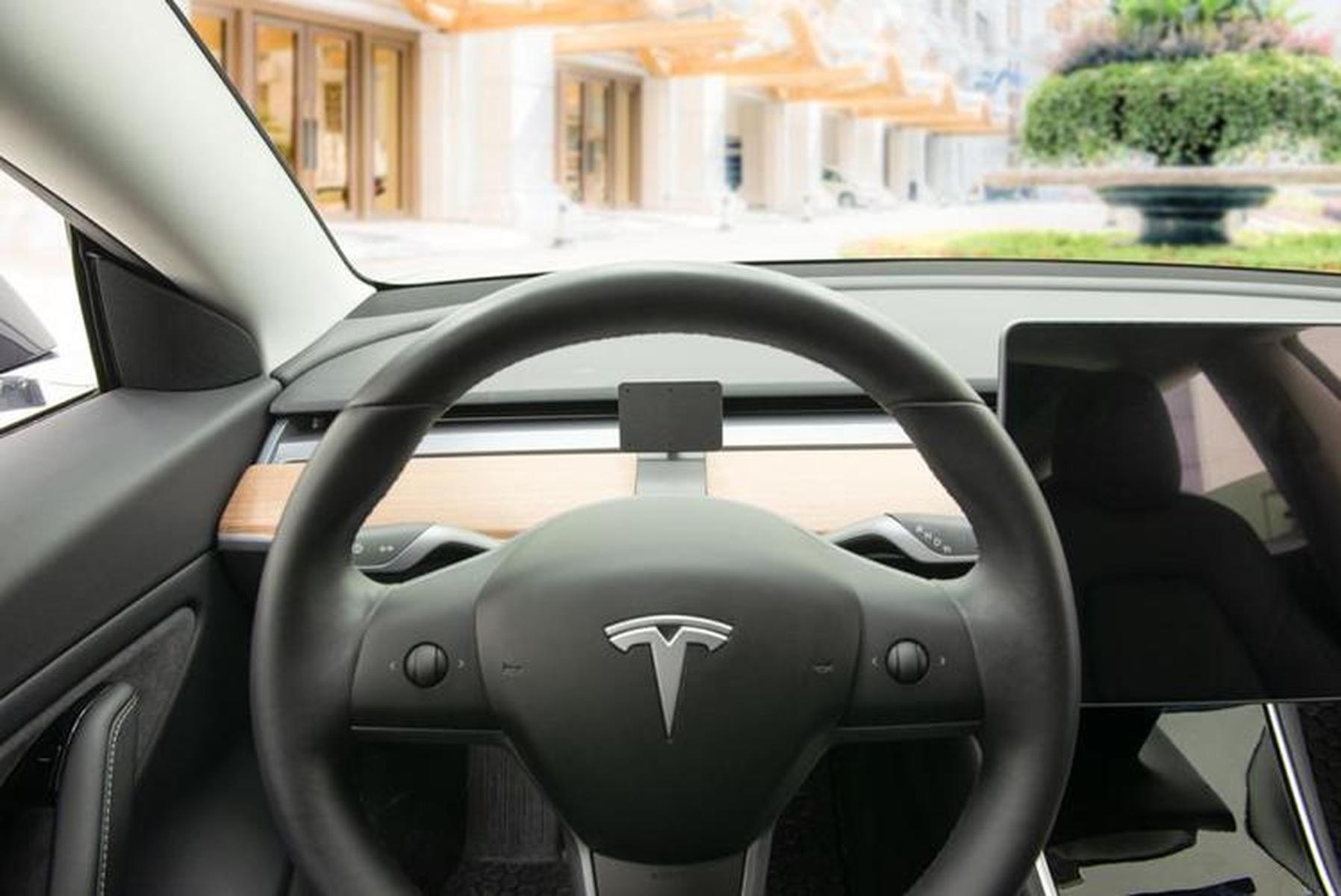 Mobilhållare Brodit Tesla Model 3 & Y