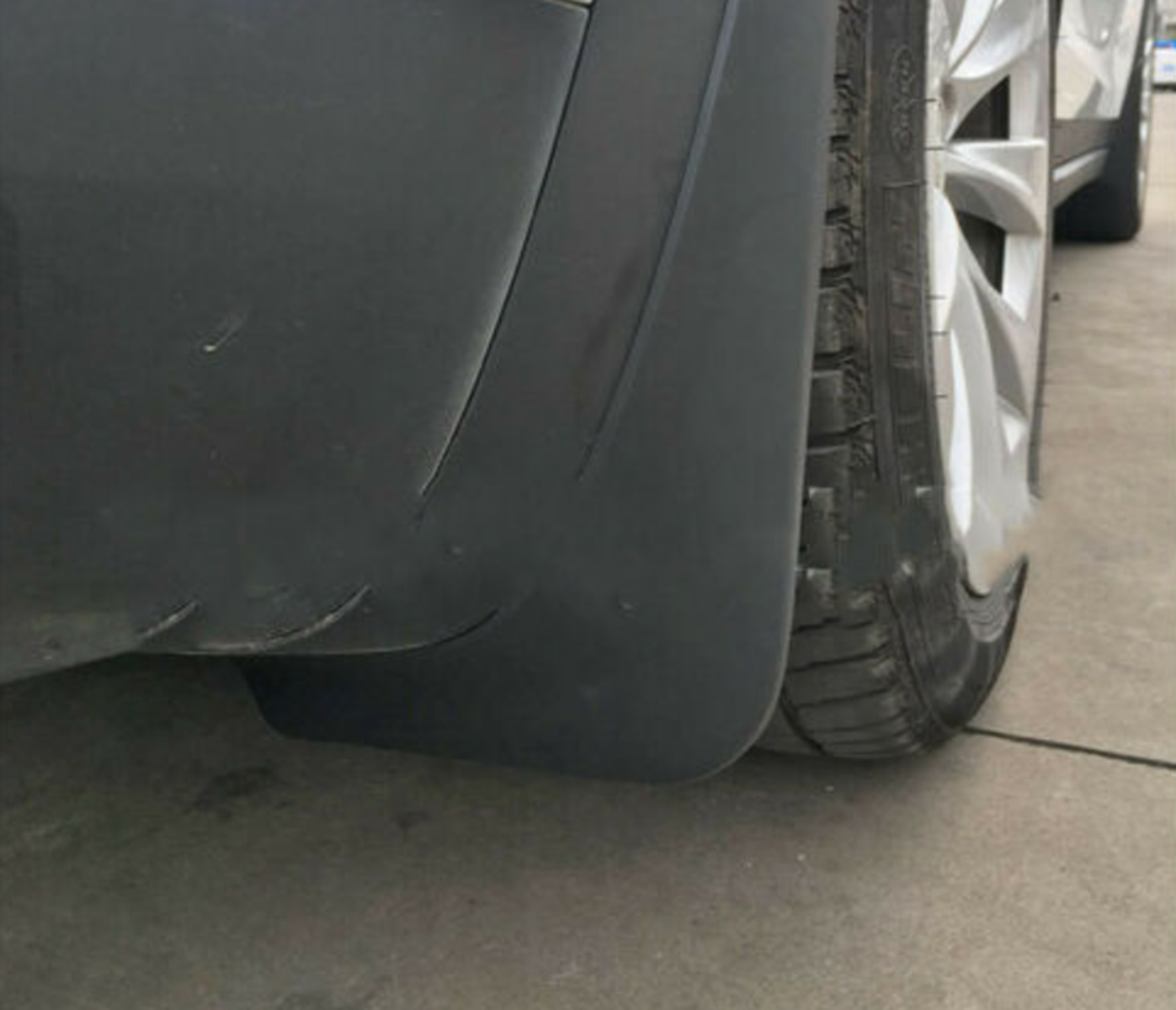 Model X stänkskydd mattsvart