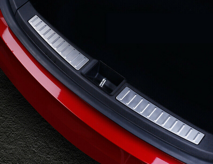 Model S lastskydd i metall för trunken silver