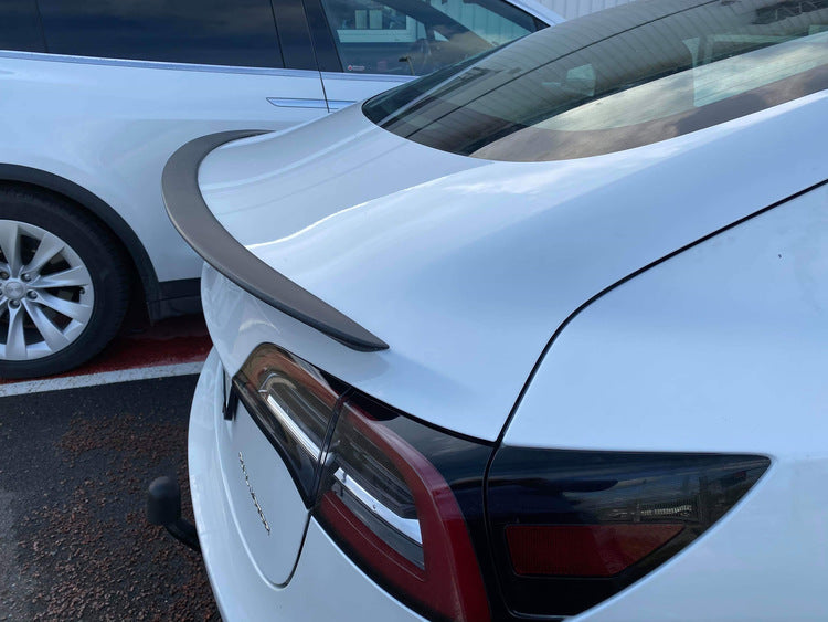 Spoiler kulfiber mat Tesla Model 3