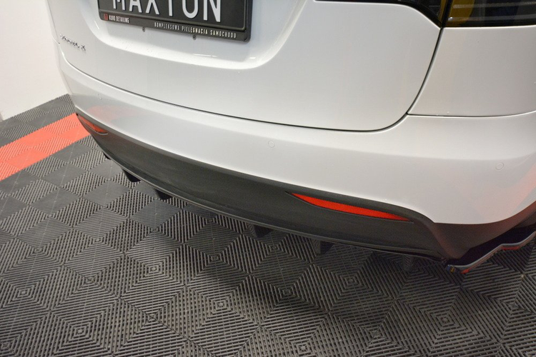 Maxton Design - Model X rear diffuser