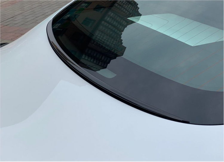 Bagrudespoiler mod regn og sne Sort / kulfiber Tesla Model 3