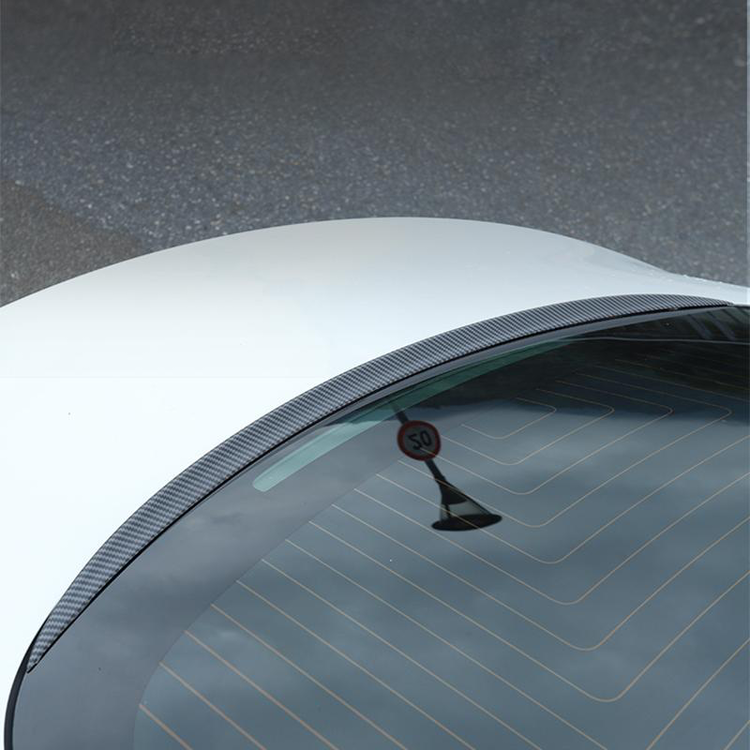 Baktruta Spoiler mot Regn & Snö Svart / Kolfiber Tesla Model 3