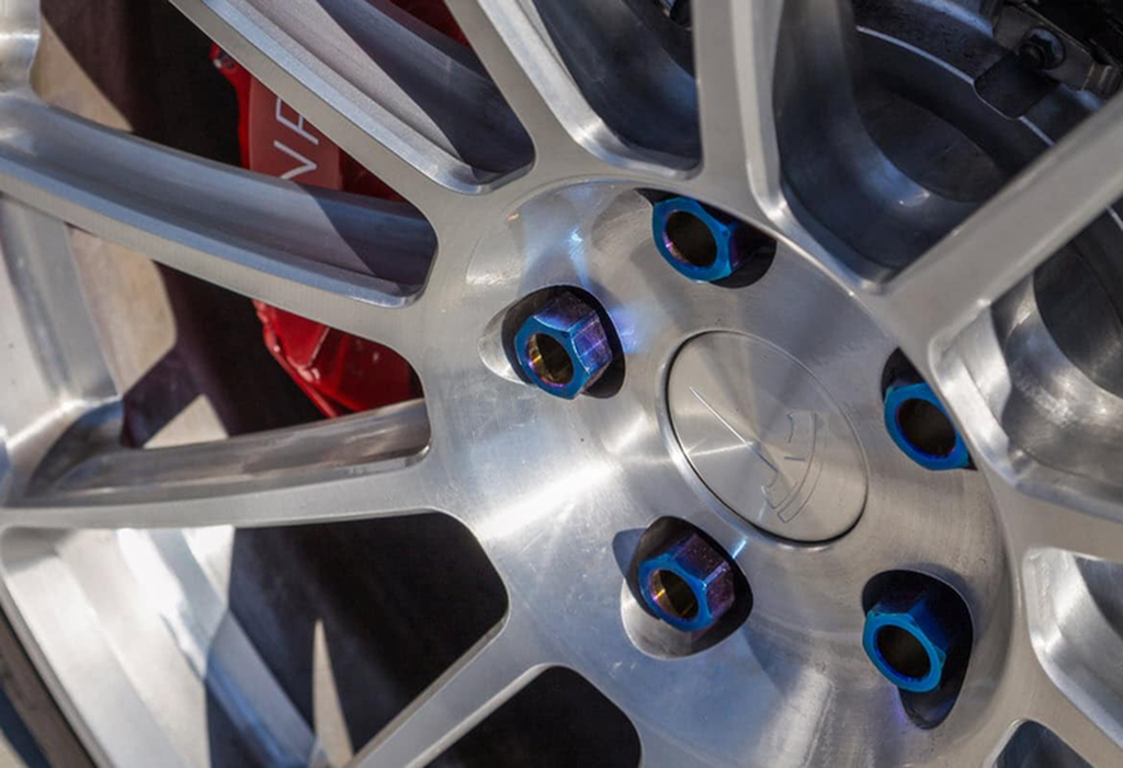 Superlight Titanmuttrar Unplugged Performance