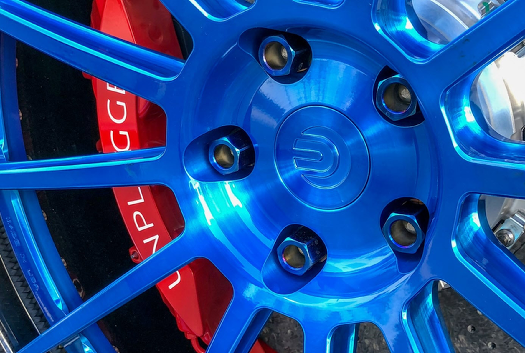 Superlight Titanmuttrar Unplugged Performance