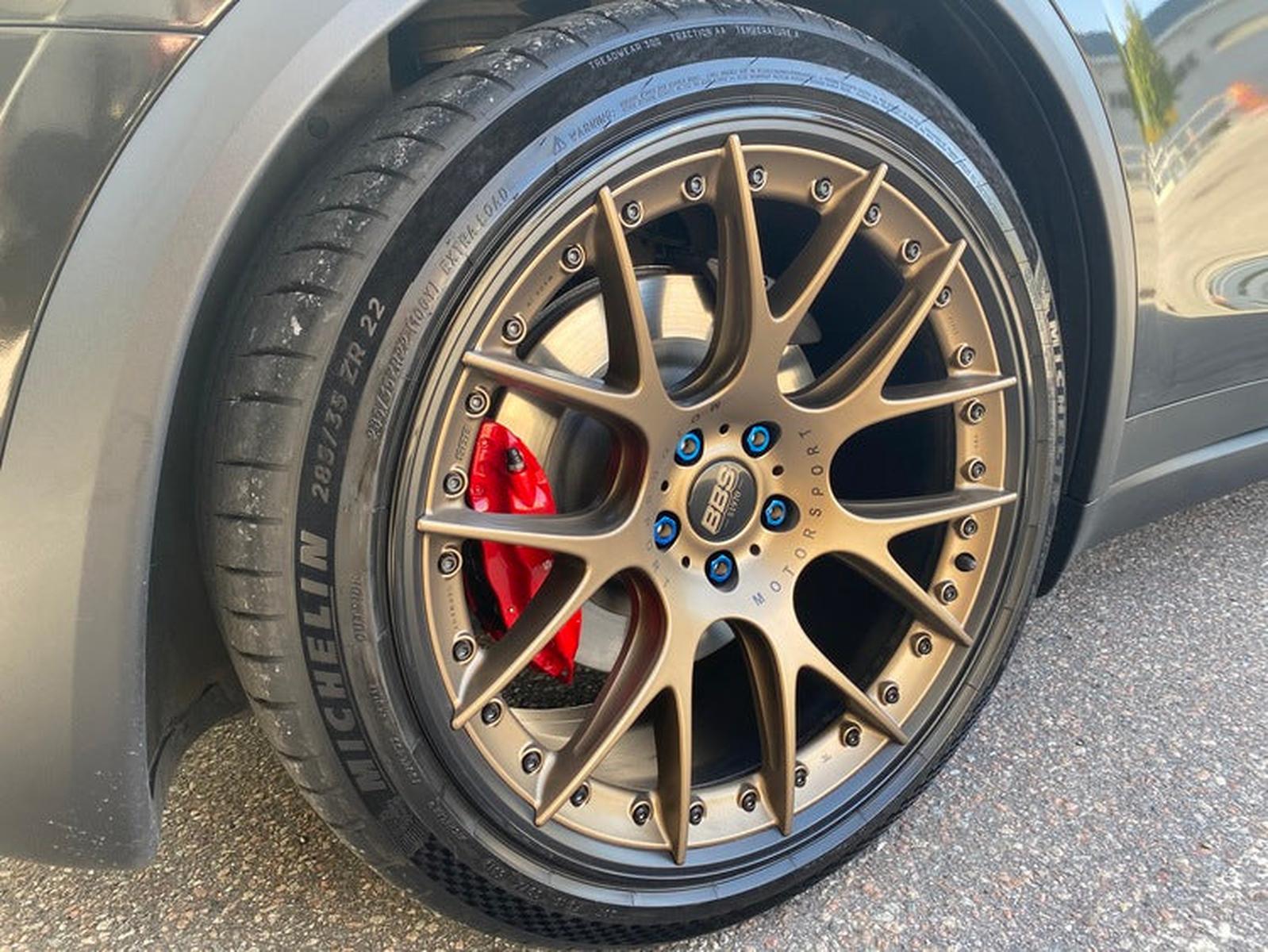 Superlight Titanmuttrar Unplugged Performance