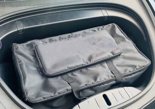 Tesla køletaske i bagagerummet