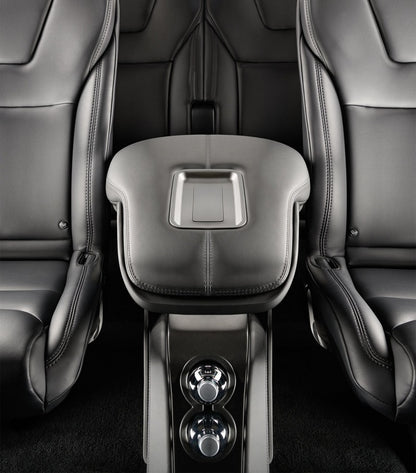 Model X 6-seater armrest