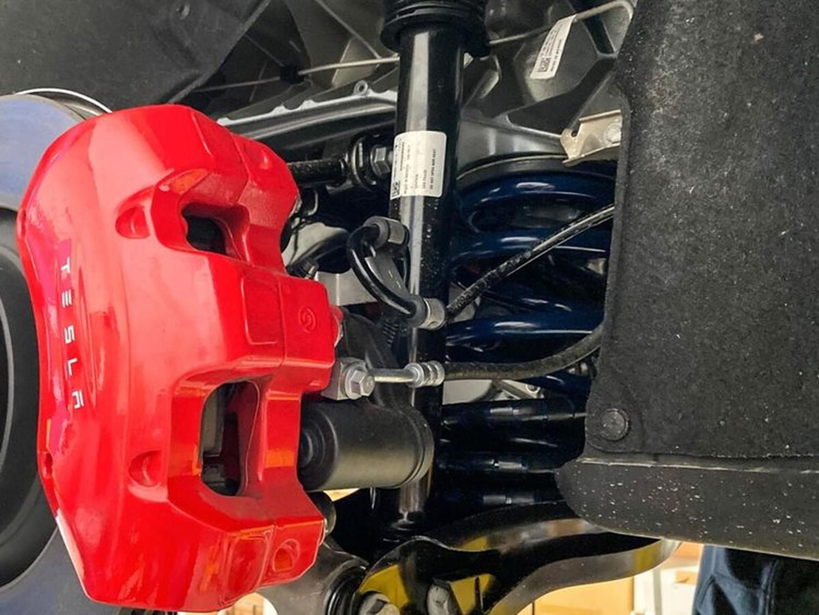 Sänknings-/komfort-fjädrar Unplugged Performance Model Y