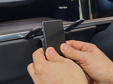 Brodit - Model S/X matkapuhelimen pidike 2021+.