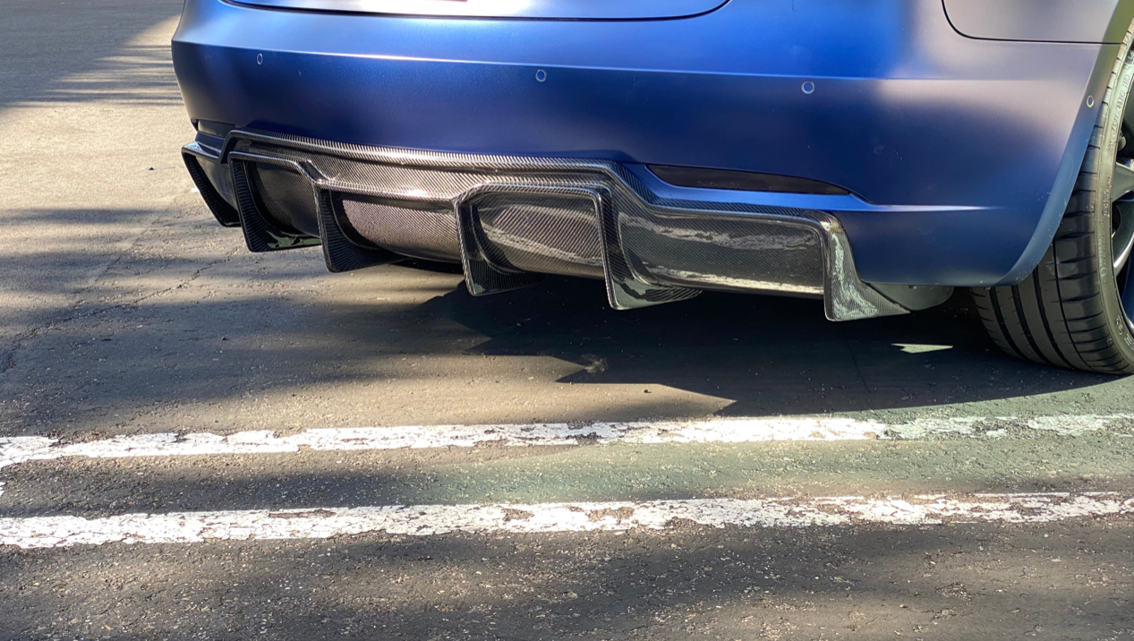 Model 3 diffuser V-style carbon fiber matt/shiny