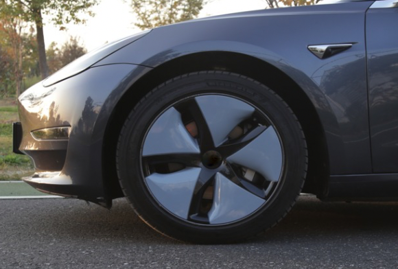 Tesla Model 3 navkapsler 18"