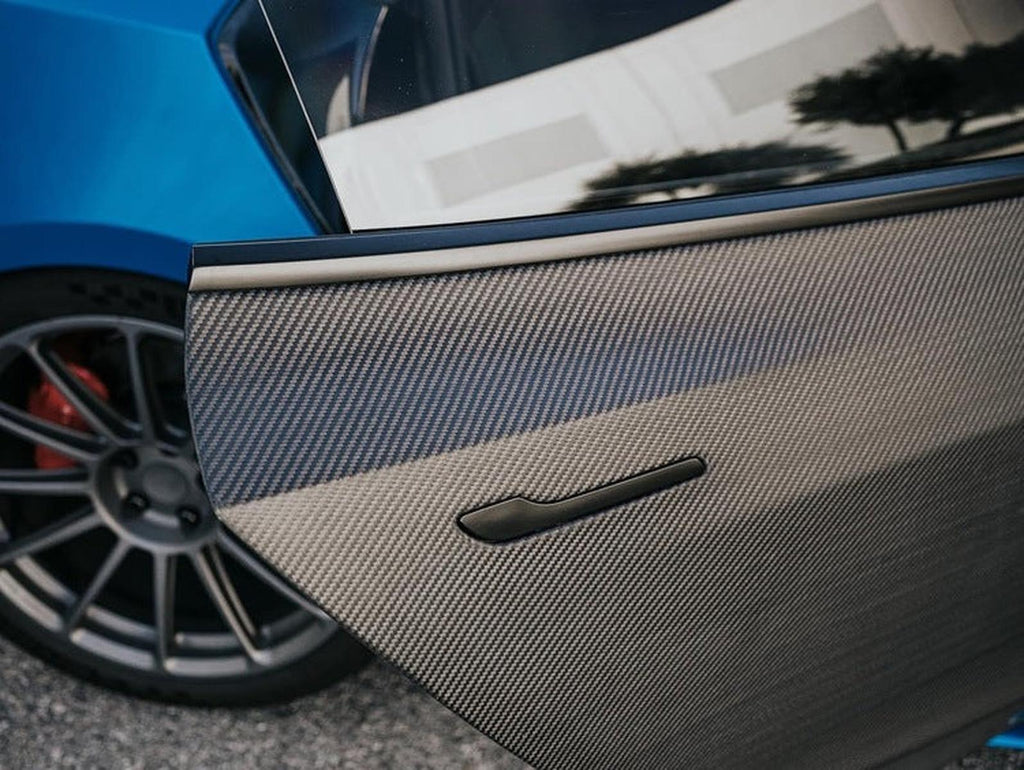 Unplugged Performance - Model 3 dörrar i kolfiber