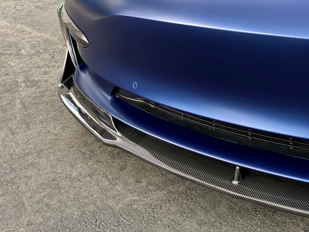Model 3 V-spoiler foran kulfiber mat/hvid