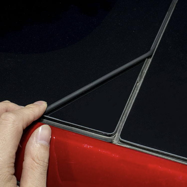 Taklist rund Tesla Model Y