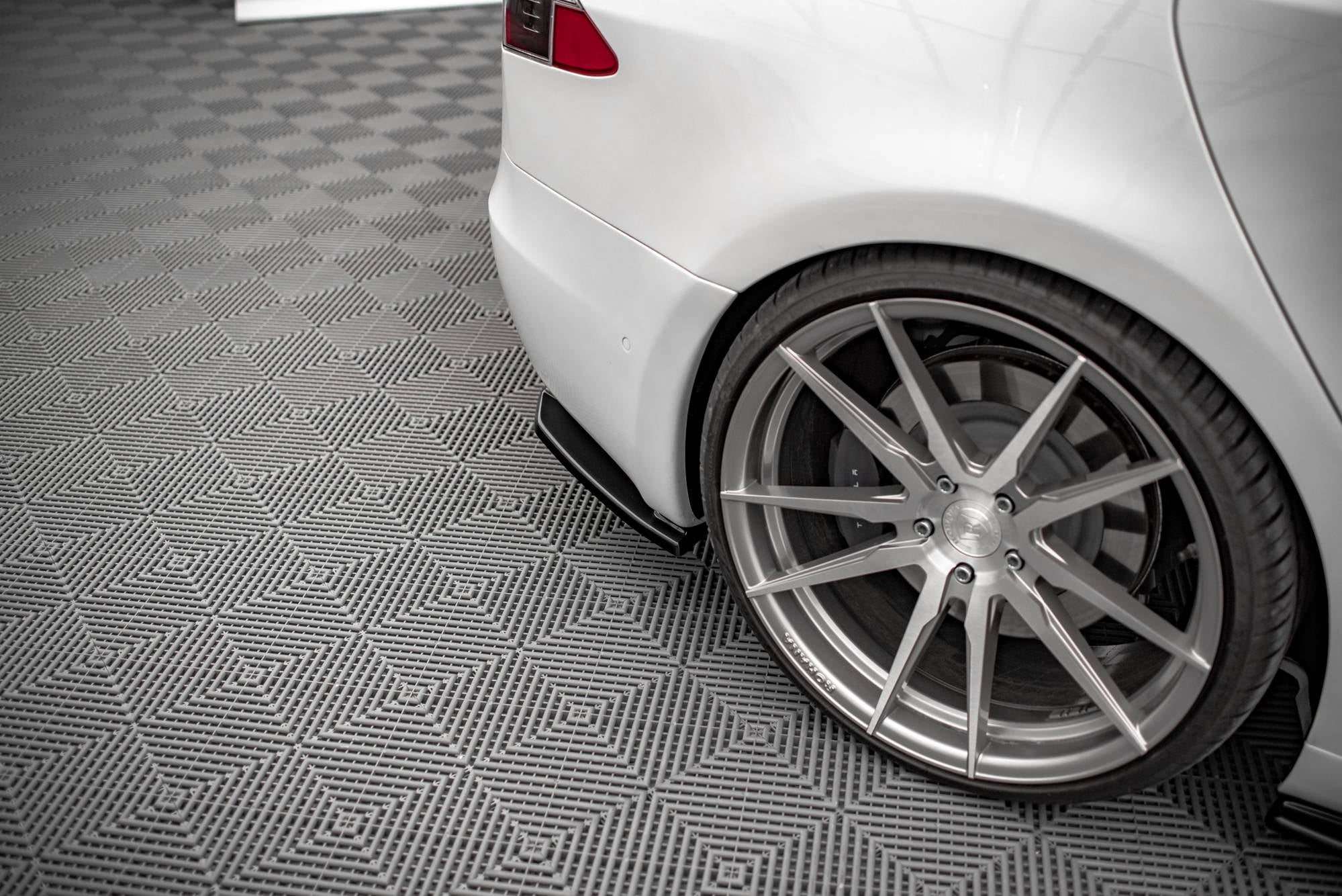 Bakre Sido Splitter Maxton Design Tesla Model S